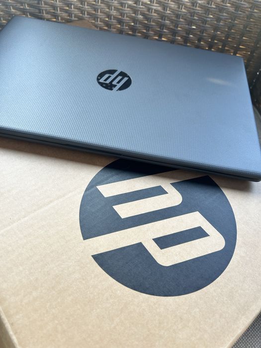 Laptop HP 250 G10 Laptop, 15.6" FHD IPS Display, Intel i7-1355U