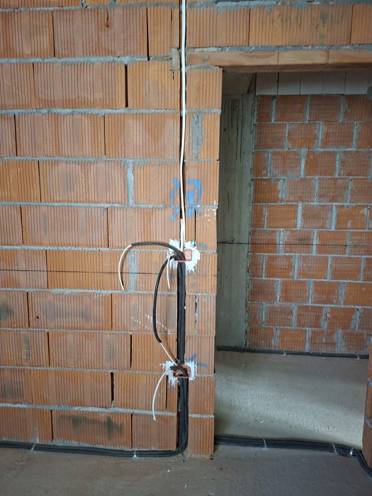 SmartGrid Install – Instalații electrice, Securitate, Panouri fotovoltaice & Smart Home