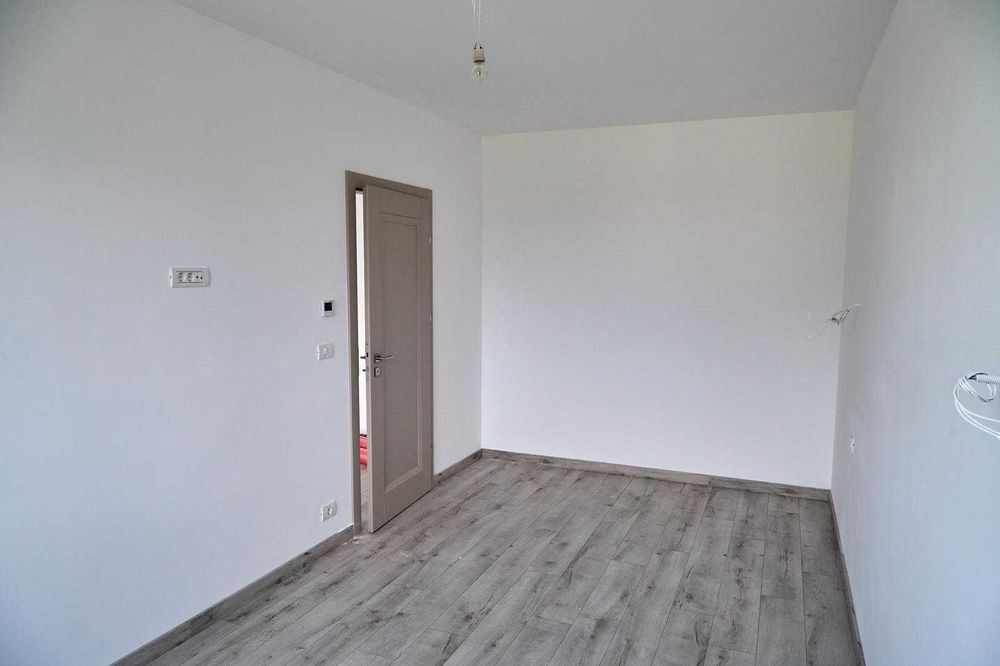 Apartament versatil cu 3 camere, etaj 1, Micalaca – ideal pentru locuință sau spațiu de birouri