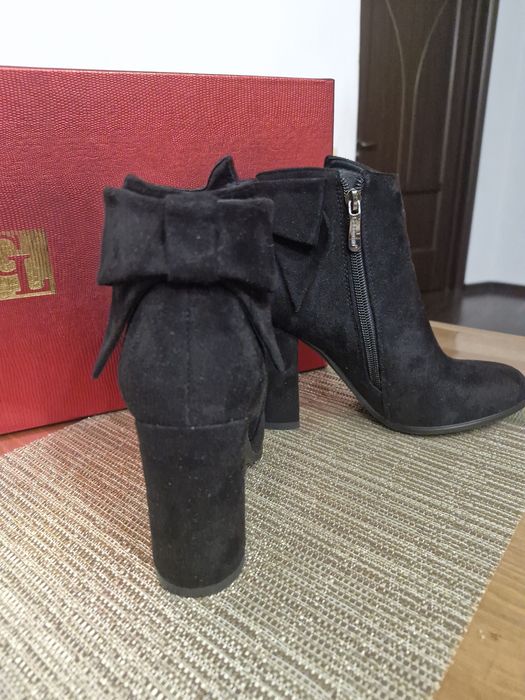 Ботильоны новые черные.