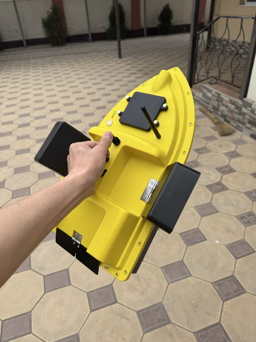 Прикормочный кораблик