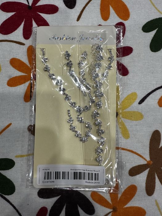 Set de bijuterii de vanzare nou