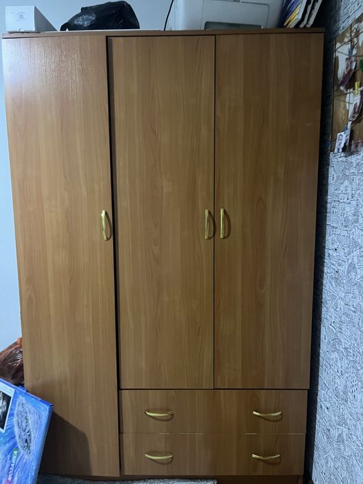 Продам шкаф для одежды