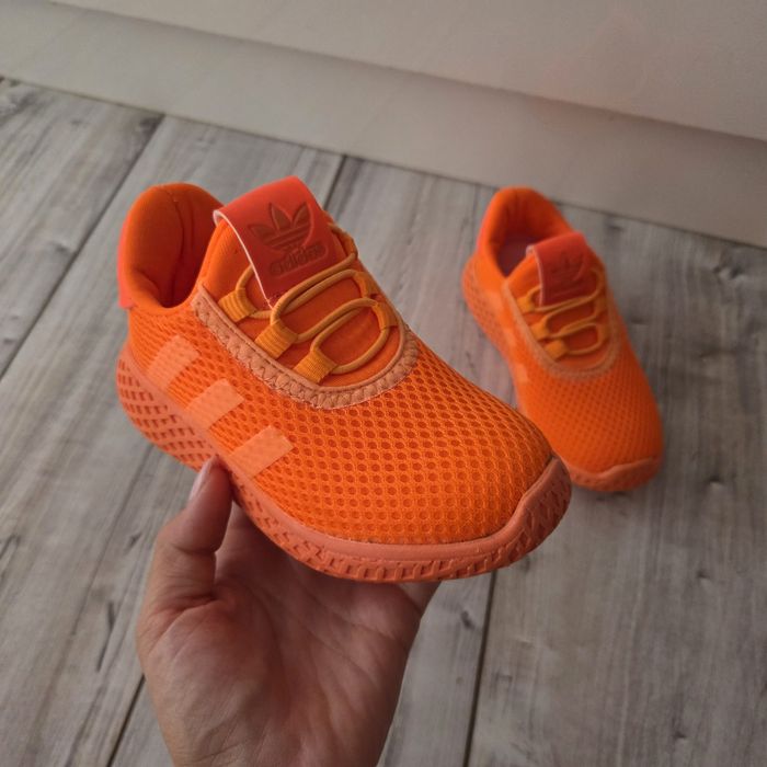 Нови маратонки Adidas