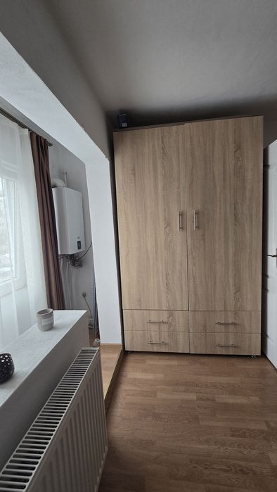 Închiriez garsoniera