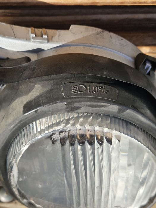 Оригинален фар за Mercedes W210