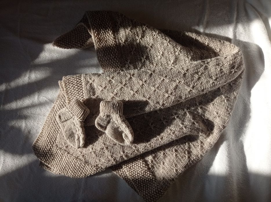 Вязаный детский плед