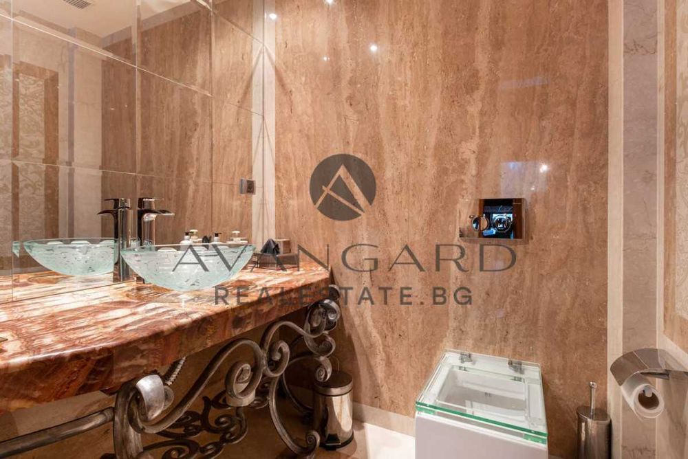 Продава се Офис в Пловдив, Център - 277 кв.м за 2206 €/кв.м - Снимка #13