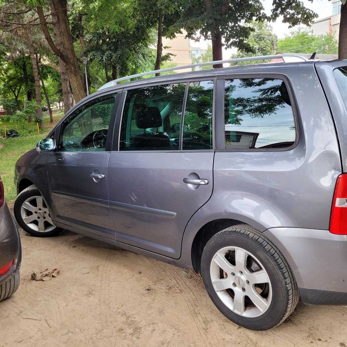 VOLKSWAGEN Touran 2005 — imagine 3