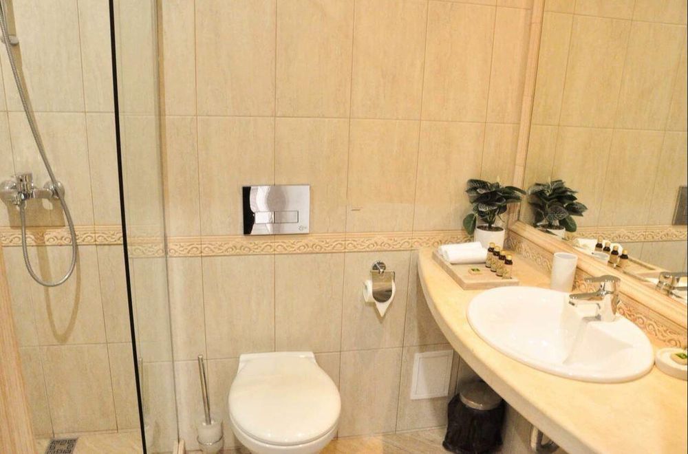 Дава се под наем Двустаен апартамент в Варна, Аспарухово - 65 кв.м за 648.21 € - Снимка #4