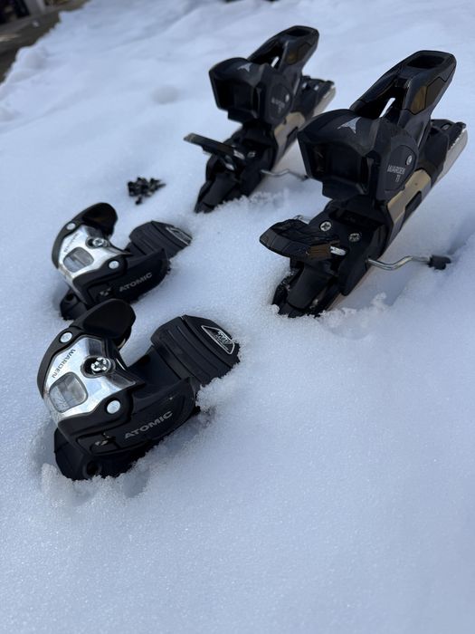 Legaturi Atomic Warden 11