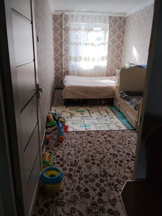 Продаётся 2х комнатная квартира на 2 этаже ,Октябрь