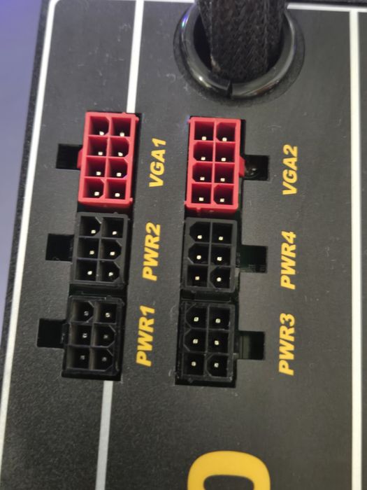 Захранване за  компютър 750W ОТЛИЧНО .


+1
Това е захранващ блок за