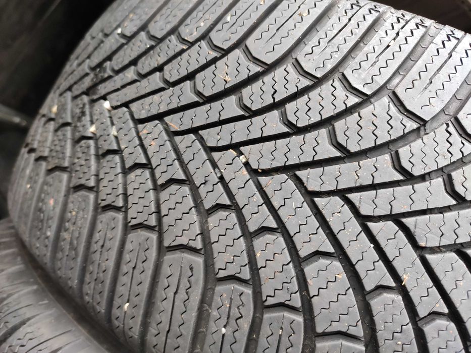 4бр Зимни гуми 225 55 17 - Bridgestone - DOT 2024