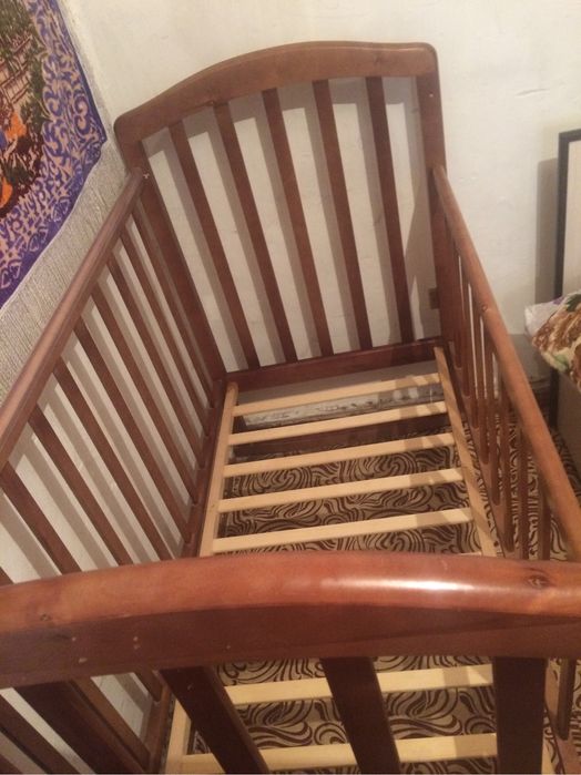 Продаю  СРОЧНО детскую кроватку