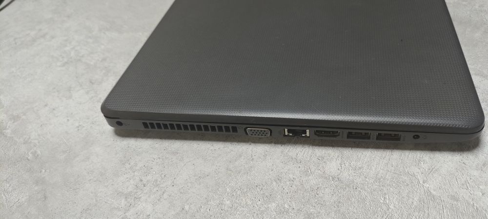 Ноутбук i3/8gb/2видеокарты/ssd