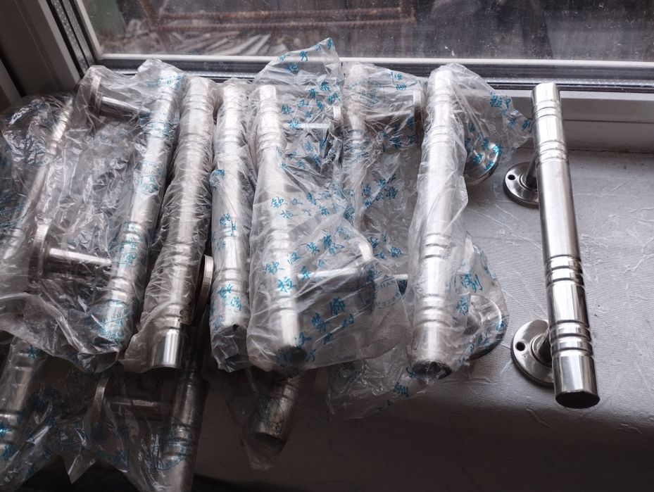 Продам дверные ручки