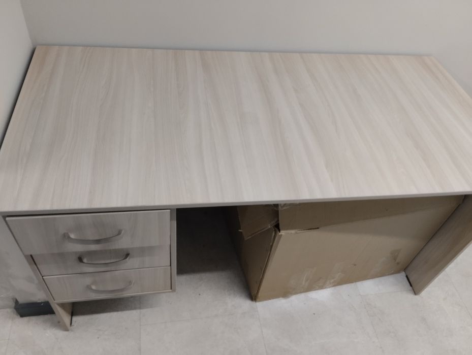 Продам столы офисные