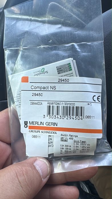 Вспомогательный контакт schneider