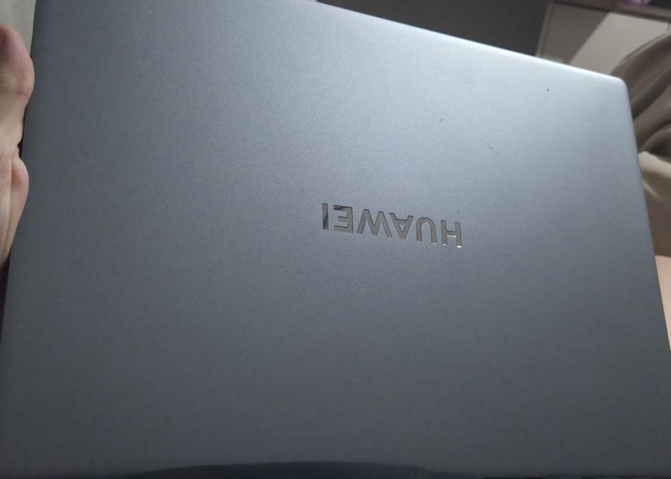 Huawei Matebook D16
