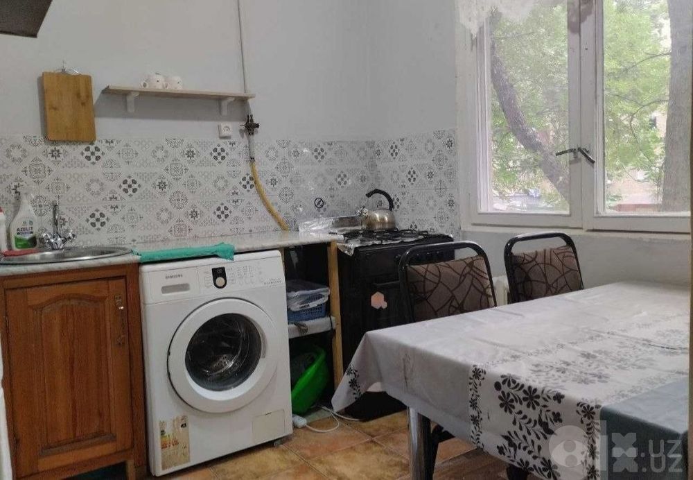 Продаю  1/2/4  на Кадышева, Дубовый