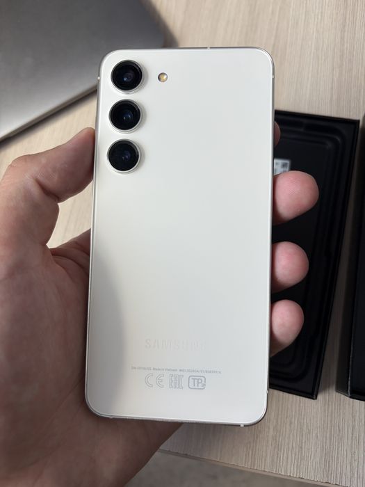 Продам Samsung Galaxy S23