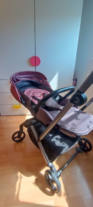 Cărucior Cavoe Ideo (0–22 kg) – compact, scaun rotativ 360°