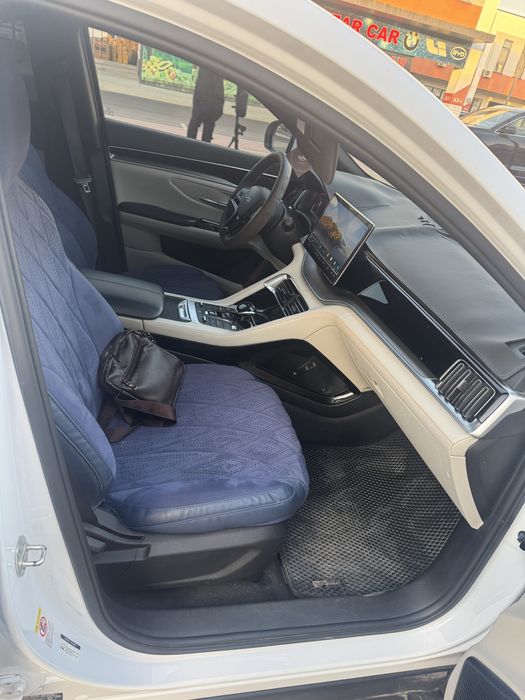 Byd song gibrid 2.300$ bn nomizga oʻtadi