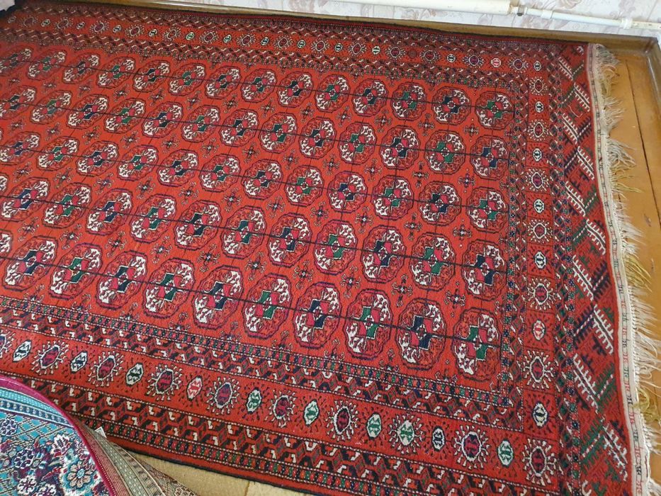Qo’lda to’qilgan gilam
