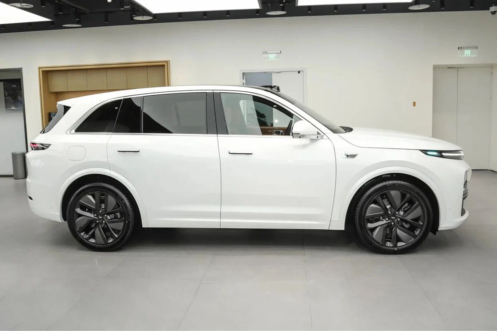 Lixiang Li 7 Ultra Restaylin 2025 Белый в наличии с Гарантией!