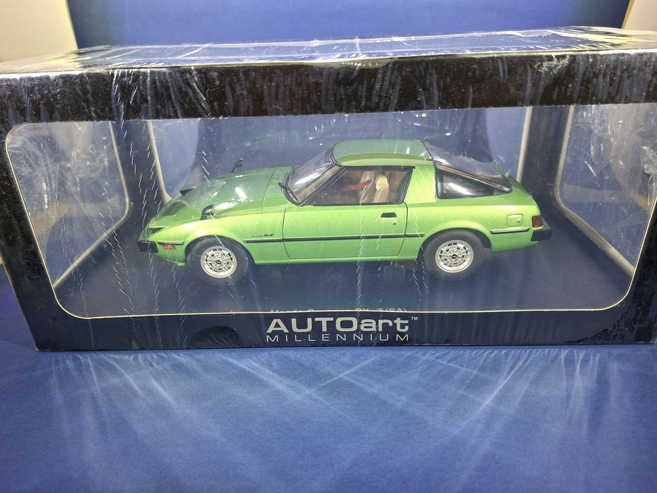 Vand macheta Mazda Savanna RX-7 (Autoart Millennium) 1.18
