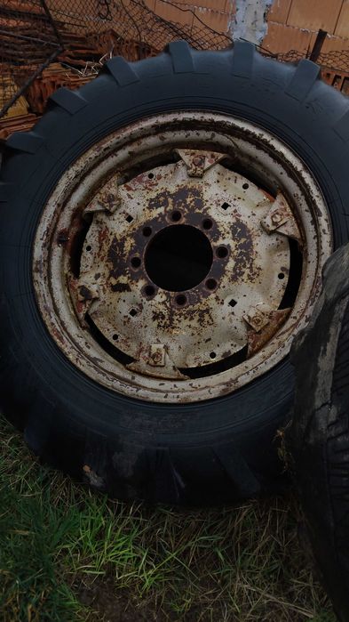 Джанти с гуми за Трактор