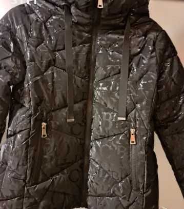 Подарявам зимно яке с качулка