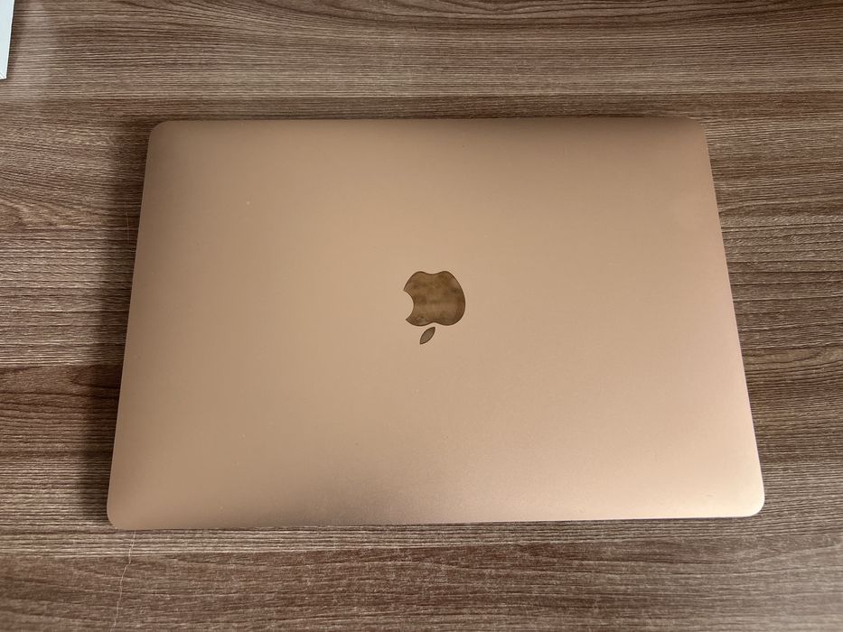 Macbook продам в отличном состоения