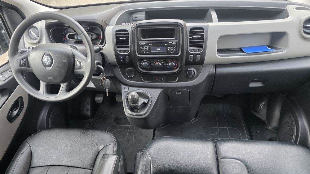 Renault Trafic lll 1.6 dci * An 2018 * 6 Locuri Dublu Cabina * Euro 6 * Cutie Manuala * Model XXL