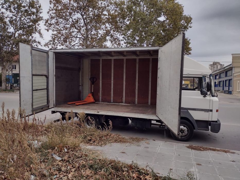 Продавам Nissan L35