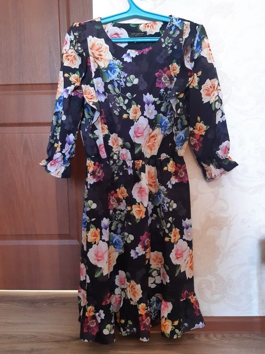 Женские платья б/у