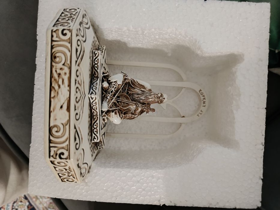 Продам статуэтку на стол Коркыт ата