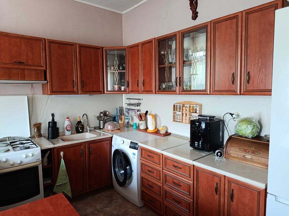 Продавам кухня с бар плот 400 евро