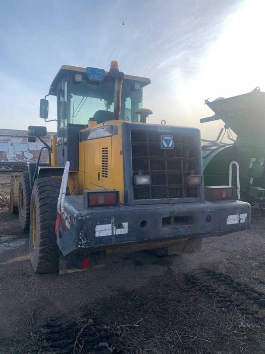 Продам погрузчик LW300F