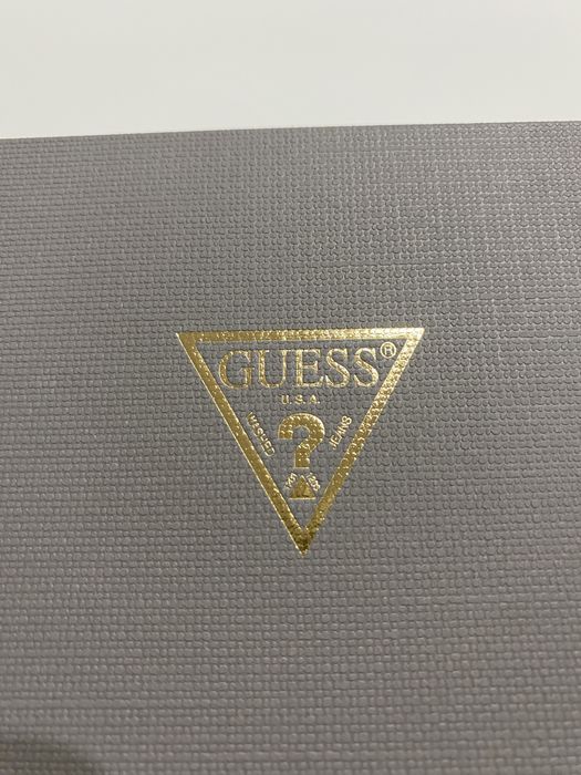 Продава се Guess часовник