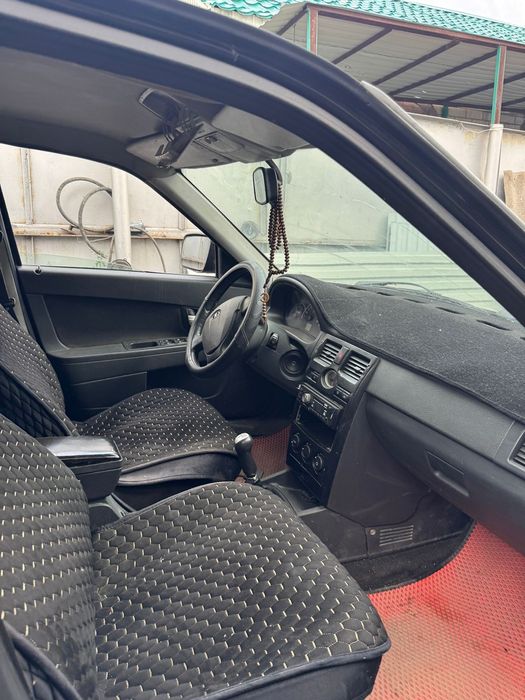 Срочно продам Приора  универсал 2012г