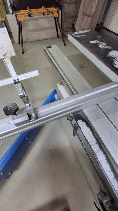 Продавам кантираща машина и разкройващ циркуляр