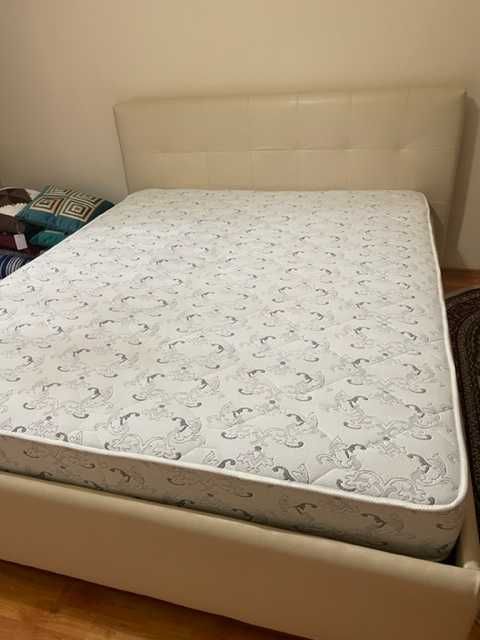 Двухспальная кровать