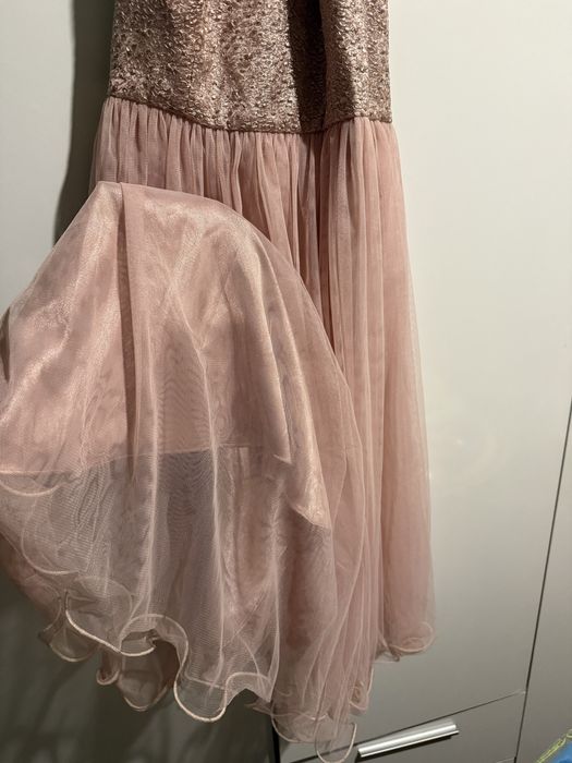 Официална рокля Swing