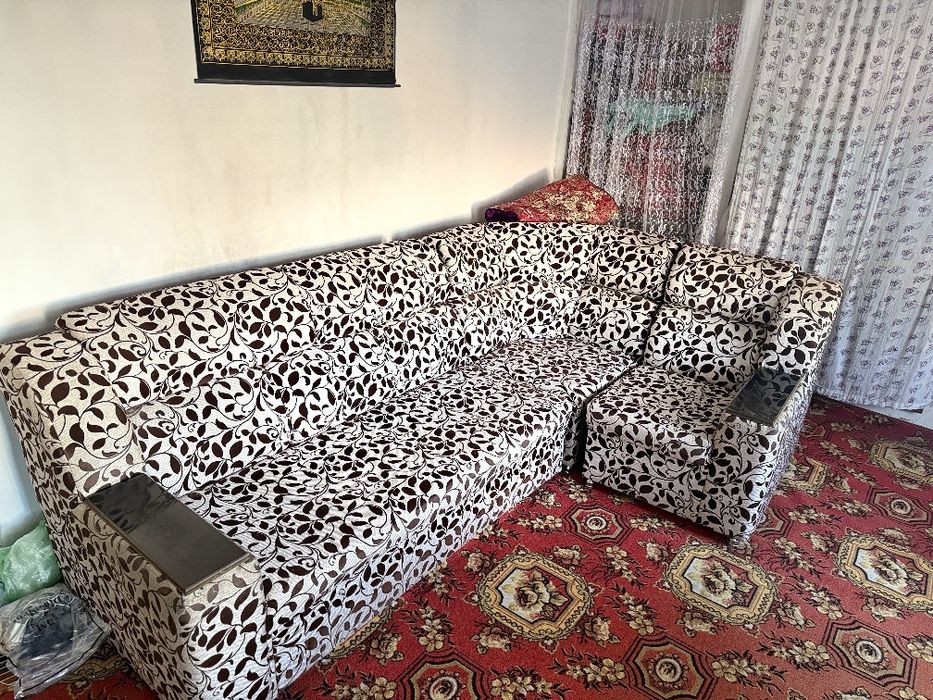 Диван углавой ...