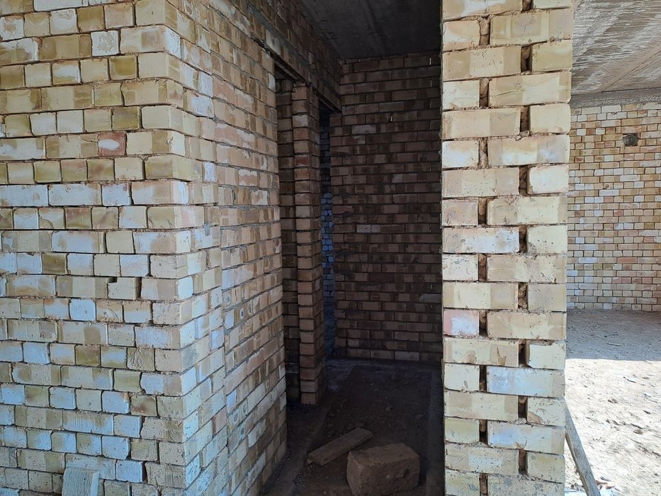 Кибрайский р-н!Про-ся 3-соток евродом каробка 6-комнат