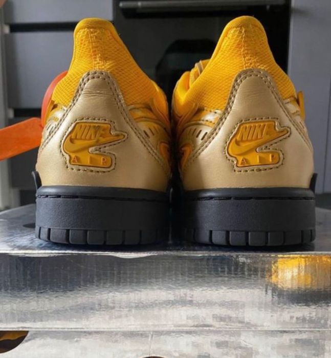 Nike Rubber Dunk Off-White University
Gold