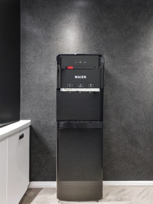 Кулер для воды напольный Maier XL с шкафом