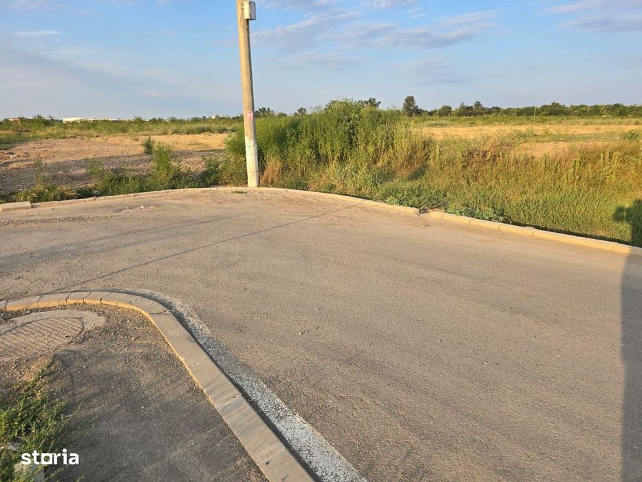 Loturi teren 400 mp, toate utilitatile , asfalt, iluminat stradal